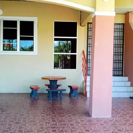 Homestay Mama Razzin Kuala Kangsar Exterior photo